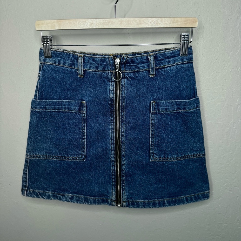 TOPSHOP Moto Zipper Denim Patch Pocket Mini Skirt - Picture 7 of 16